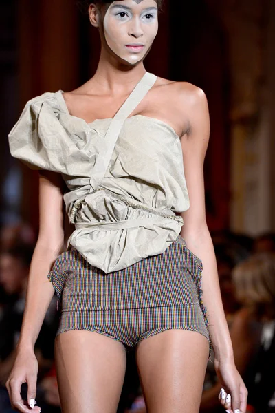 Look 35